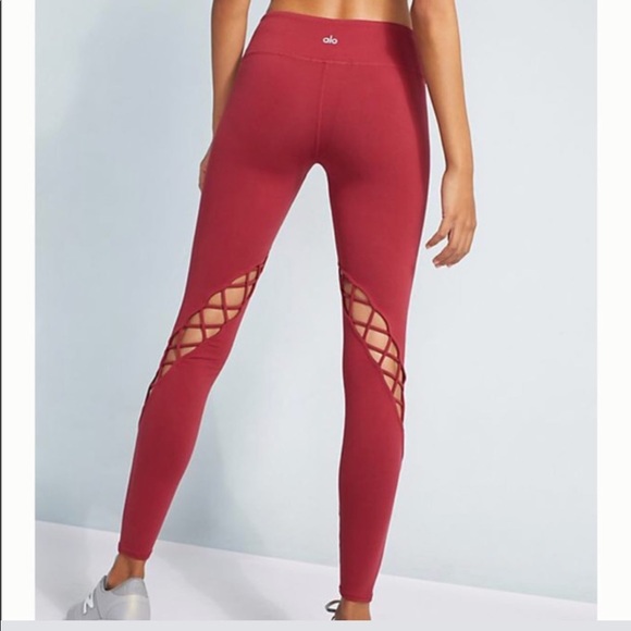 ALO Yoga Pants - NWT Alo yoga entwine legging cutout large